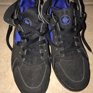 Practically brand new Nike huaraches